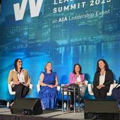 Foto voor ConstructConnect: Chief Product Officer Jennifer Johnson (left) participates in a panel discussion at the 2023 AIA Women's Leadership Summit.
