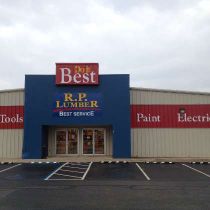 R.P. Lumber-foto van: This is one of five stores opened in 2013 in Missouri.